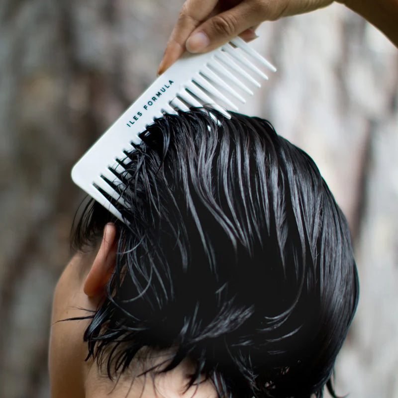 Iles Formula Signature Collection hair comb